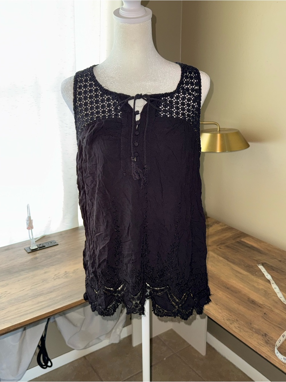 Lovestitch Black Crochet And Tassels Sleeveless Top size Large